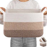 OIAHOMY basket with foldable handles for easy portability and neat storage.