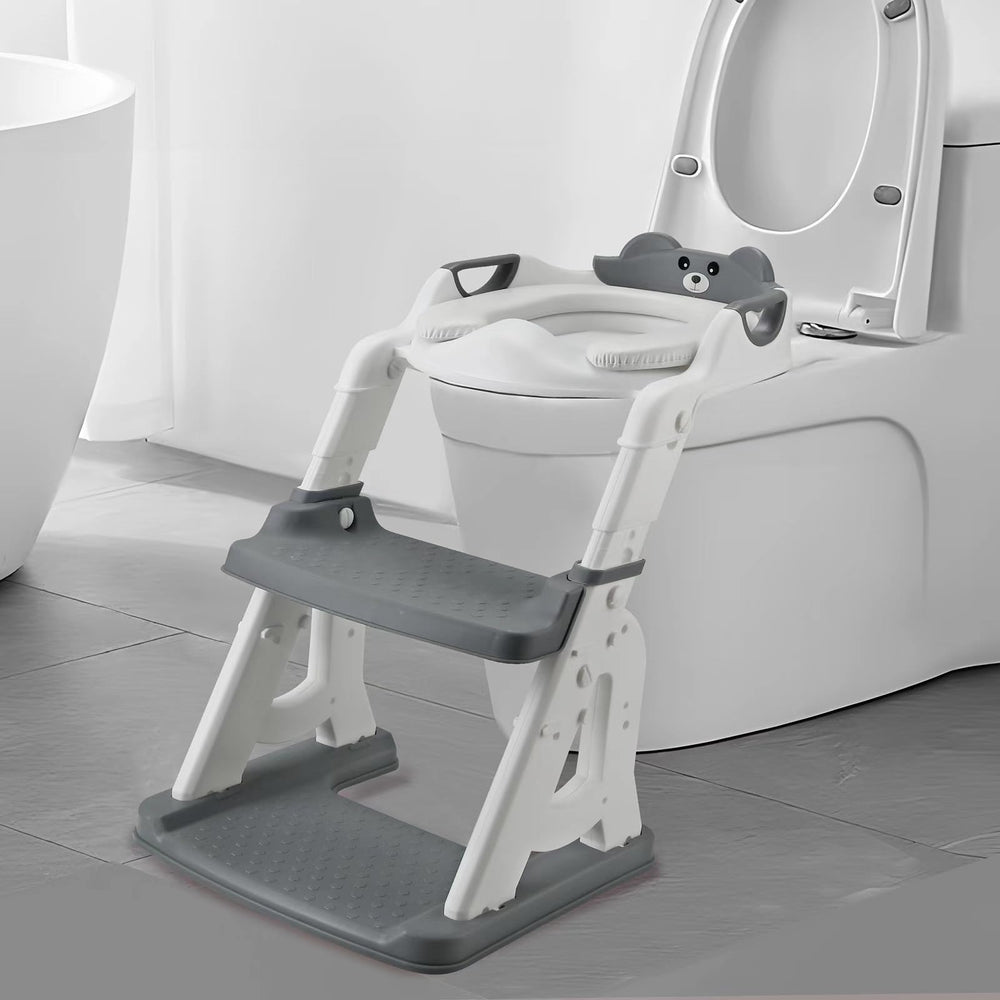PandaEar potty seat with bear design provides a friendly look and stable support.