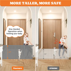 Pawtners Gate press-and-turn lock showcases one-handed operation and secure closure.