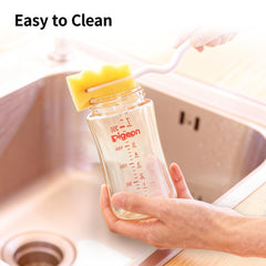 PIGEON PPSU bottle body emphasizes durability for daily on-the-go feeding.