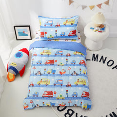 PINNKKU reversible comforter with cars design for two cozy looks.