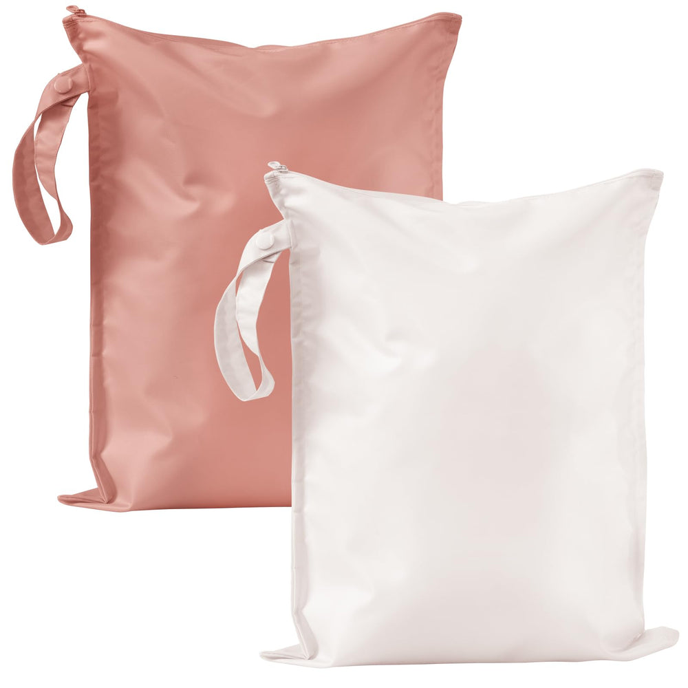 RelaxScene Wet Bag waterproof material protects clothes during travel.