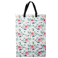ReUseLife front dry pocket and wet compartment keep laundry separate and odor contained.