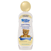 Ricitos de Oro baby wash bottle pour illustrates gentle, tear-free cleansing for delicate skin.