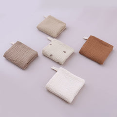 Saccgt burp cloth absorbent for on-the-go feeding