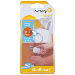 Safety 1st OutSmart Flex Lock decoy button invites touch but prevents opening.