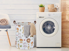 Sanjiaofen collapsible laundry bin saves space when not in use.