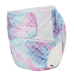Sigzagor diaper features elastic leg gussets for leak protection