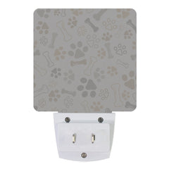 Smoaffly dusk-to-dawn night light stays on when needed and conserves energy