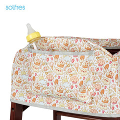 Solfres back-pocket storage for small items during meals.