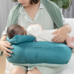 SPRINGPUFF ergonomic nursing pillow in use demonstrates comfortable feeding posture.