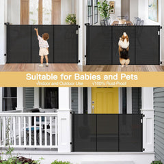 Stcockis gate with one-handed safety lock for easy operation