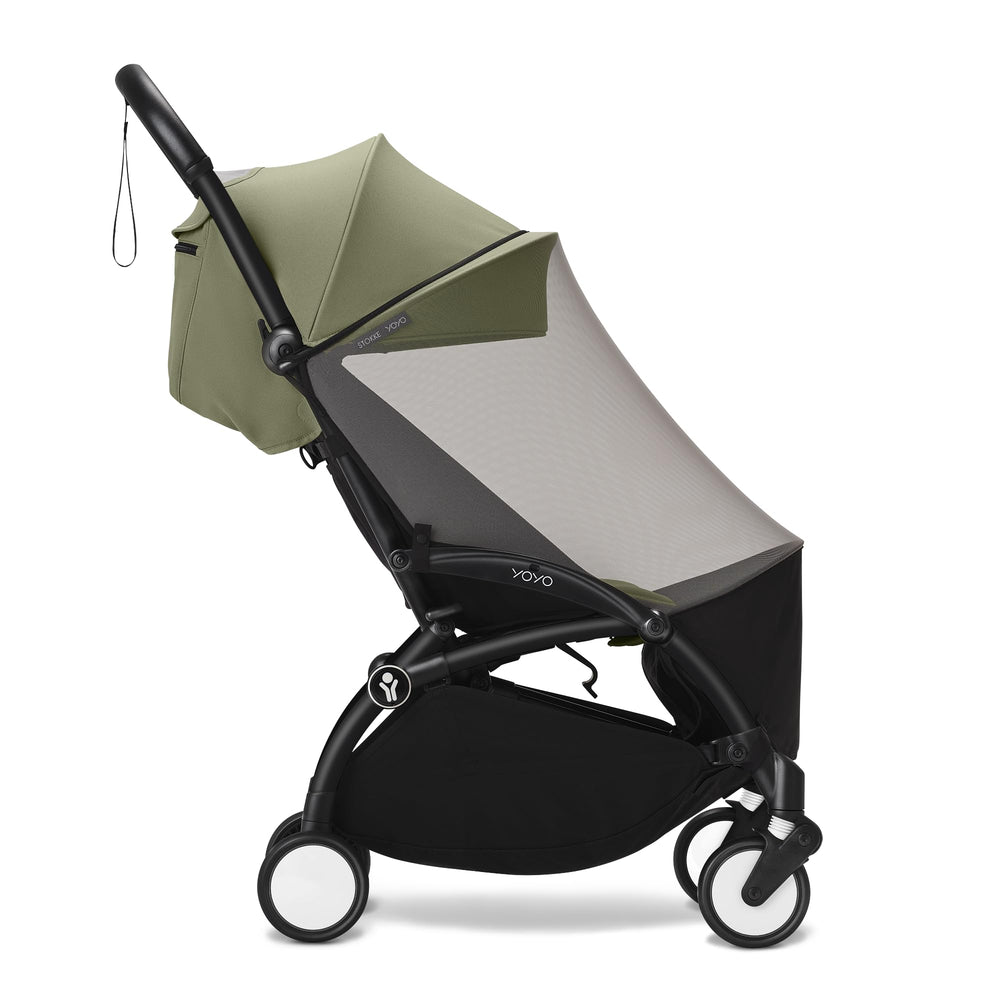Stokke YOYO 6+ mosquito net attached to stroller shows insect protection and airflow.