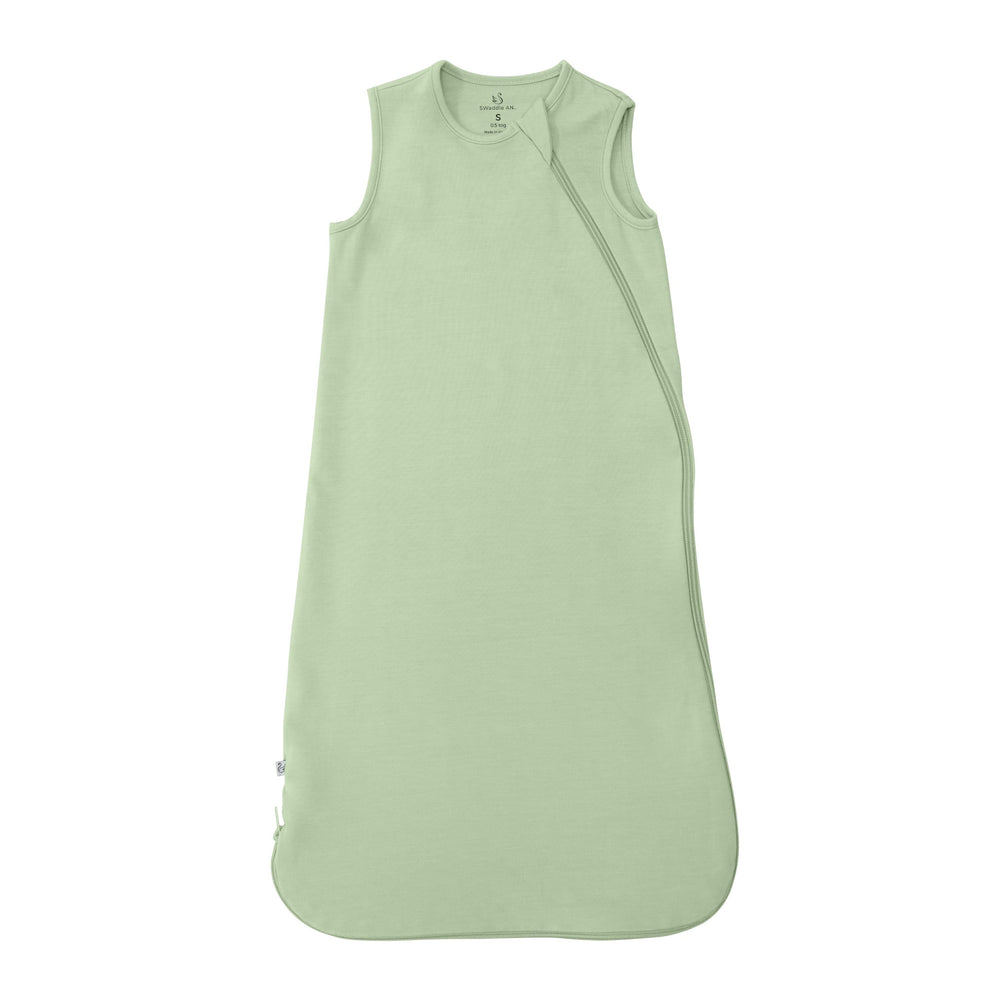SWaddle AN sleep bag in sage green shows 0.5 TOG warmth for cozy nights