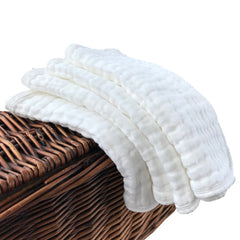Synrroe large muslin layers demonstrate high absorbency during feeds.