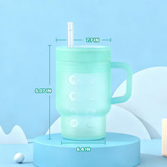 Non-slip TAKYIT handles help toddlers drink independently