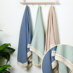 Tegeme light green fringe blanket ideal for everyday cuddles