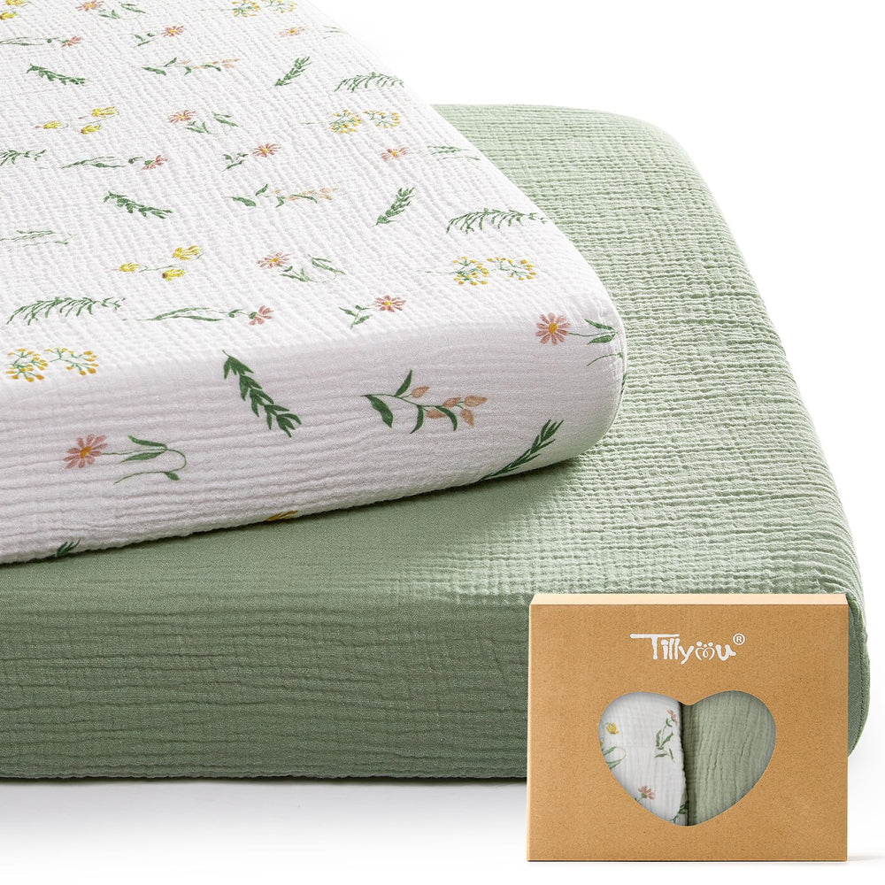 TILLYOU muslin mini crib sheet in daisy pattern offers soft, breathable comfort.