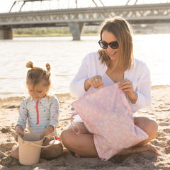 Tiny Twinkle leak-resistant seams keep wet items contained