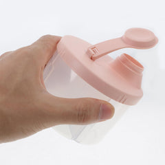 Toddmomy compact two-compartment design ideal for quick formula prep.