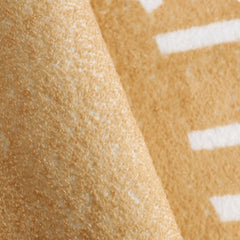 Topotdor soft polyester texture offers a comfortable play surface.