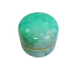 Topwon soft puff provides gentle, even powder distribution.