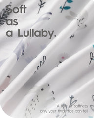 TotBasic bassinet sheet elastic-edge closeup emphasizes secure, snag-free attachment.
