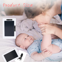 Tubuui Clean Touch ink pad yields a clear baby footprint without mess.