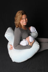 Twin Z Pillow Blue, bottle-feeding setup, eases pair feeding with stable positioning.