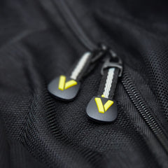 Veer mesh zipper hood adds capacity when covering bulky items.