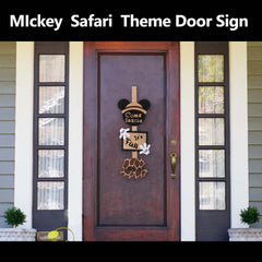 Vignye safari door decor suits baby showers and classroom celebrations.