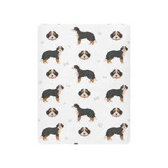 vvfelixl bernedoodle fabric close up shows soft breathable stretch blend