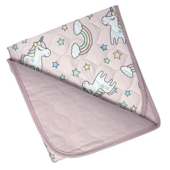 Close-up of WOVENX pad showing five-layer absorption with bamboo viscose layer.