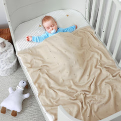 Wugugu baby blanket stroller cover keeps your little one cozy on outings.