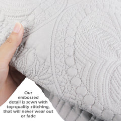 YIQIGO easy-care baby blanket; machine washable and tumble dry friendly, gray.
