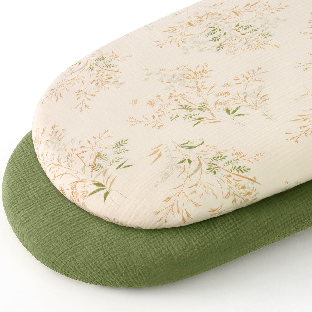 Yukkidds muslin bassinet sheet close-up shows soft, breathable texture for gentle sleep.