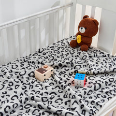 Yurhap leopard-print blanket soft touch on baby skin provides warmth across seasons.