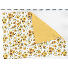 ZoUbqchY sunflower-bees pattern close-up detailing for stimulating nursery curiosity.