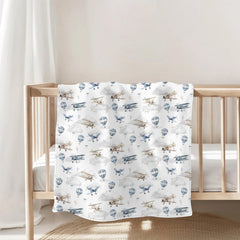 ZoUbqchY Hot air balloon pattern blanket offers soothing nap time.