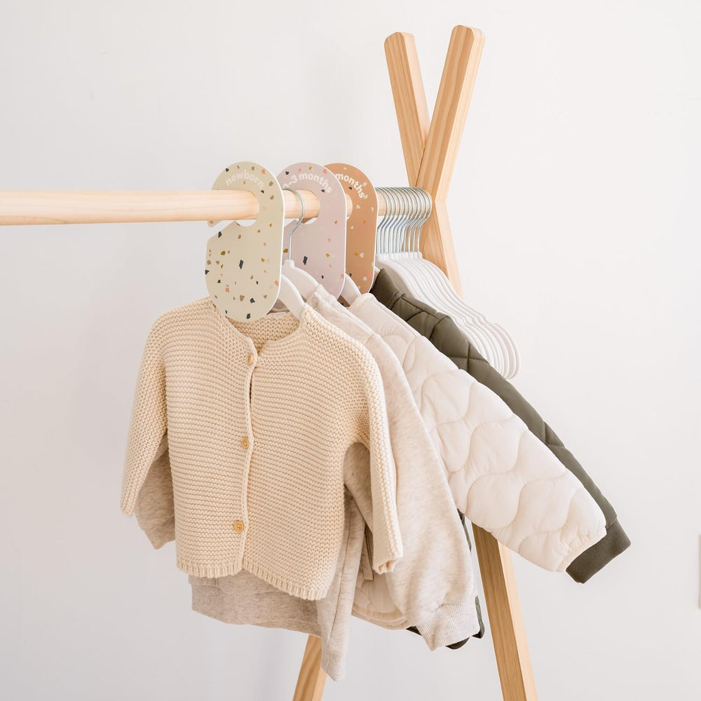 3 Sprouts slim velvet hangers maximize closet space.