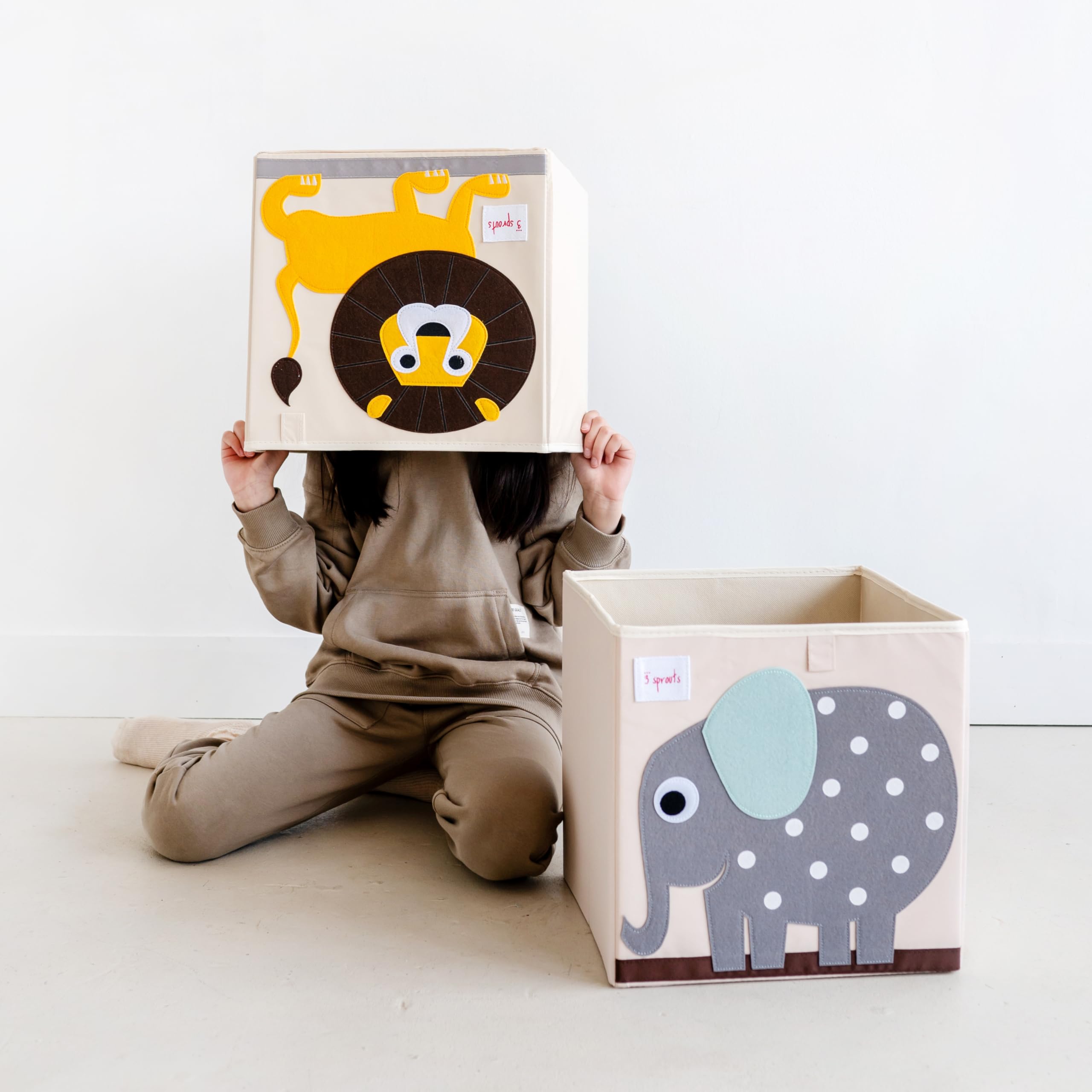 3 Sprouts toy box made of soft polyester with durable safety-tested materials.