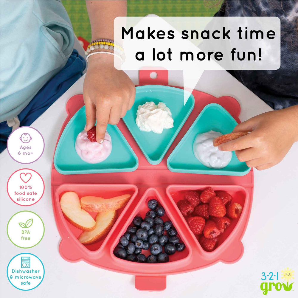 Travel-friendly fold-and-lock feature shown on 321 Grow snack mat