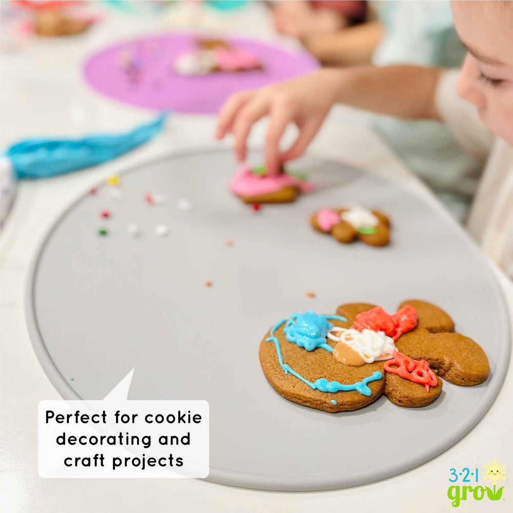 321 Grow Sit with Me placemat set kid-friendly design supports independent feeding sessions.