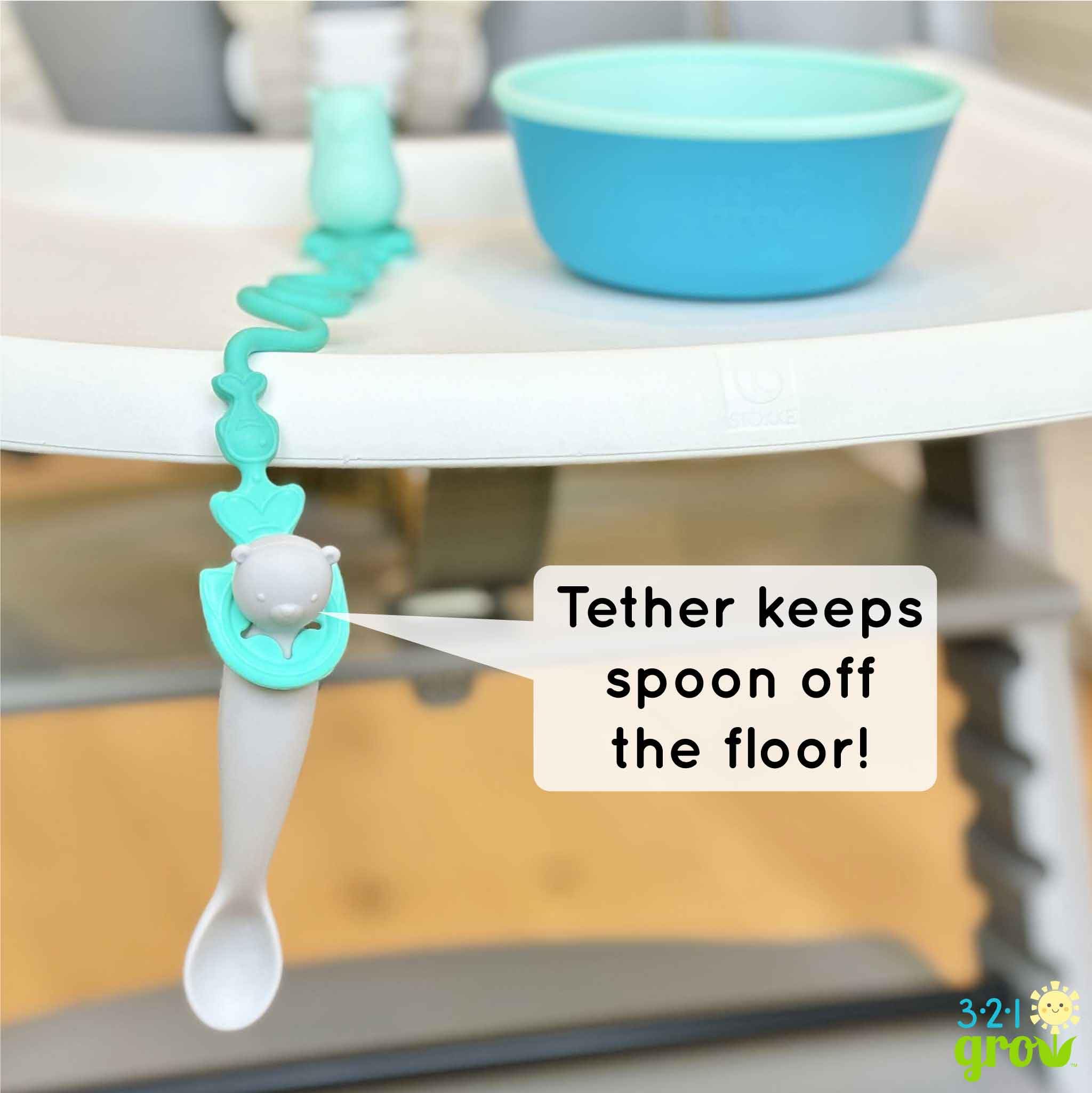 321 Grow Tether keeps spoon and suction cup together for easy meals.