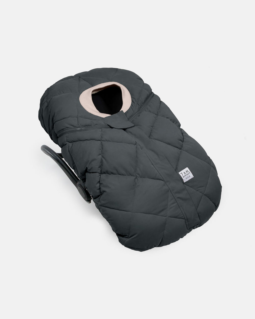 7AM Enfant Cocoon rain-repellent car seat cover protects infants in rain