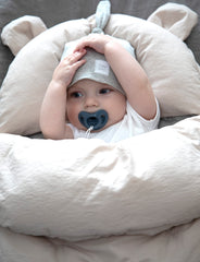 7AM Enfant footmuff hood pouch and convertible hood shield against cold air