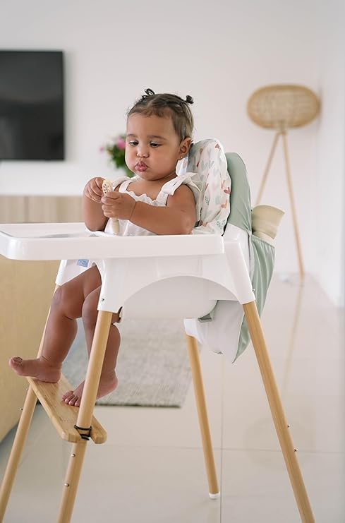 Nibble and Rest highchair accessories with wipeable material simplifies post-meal cleanup