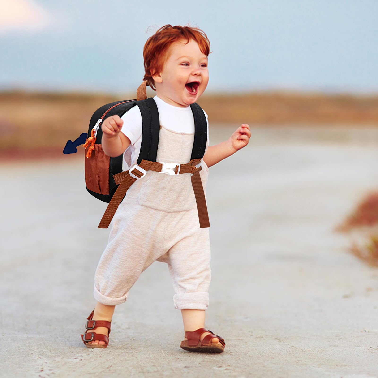Accmor adjustable shoulder strap ensures comfortable wear for growing kids.