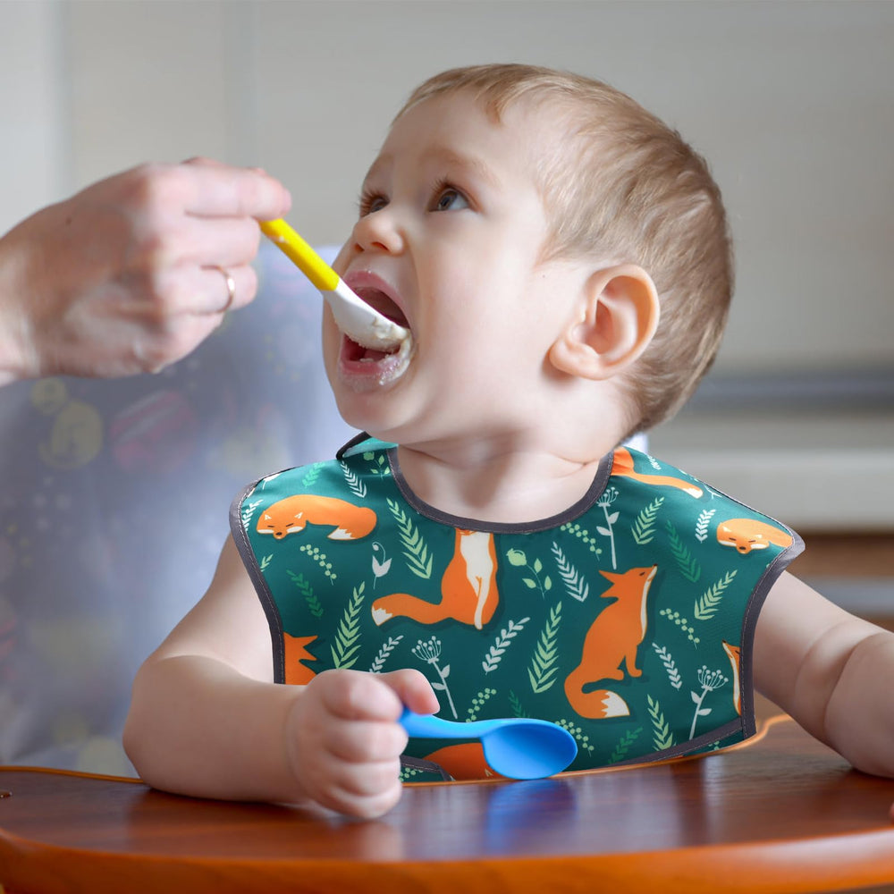 Accmor baby bibs are easy to wipe clean and machine washable.