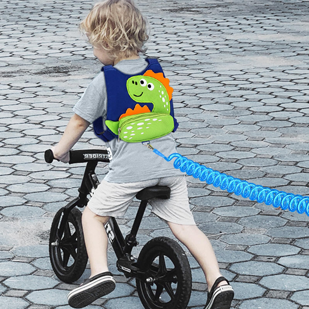 Accmor front pocket for snacks or tiny essentials on outings.